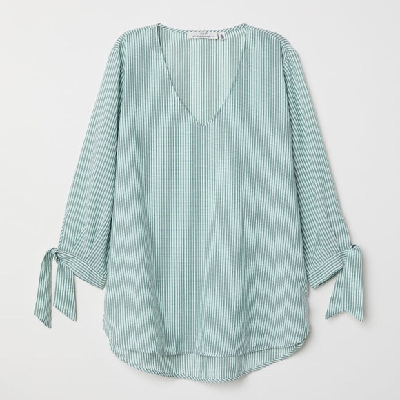 H&M Tops - NWOT H&M Blouse